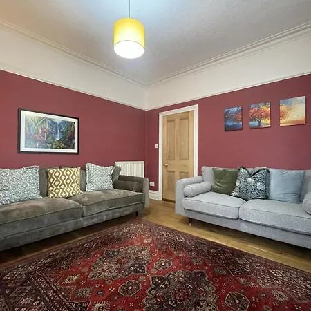 Holiday home Sunnycroft - Hot Tub Hire Available, Fitness Centre, Free Parking