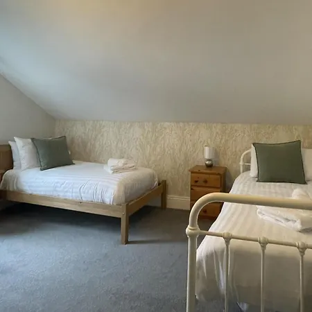 Sunnycroft - Hot Tub Hire Available, Fitness Centre, Free Parking