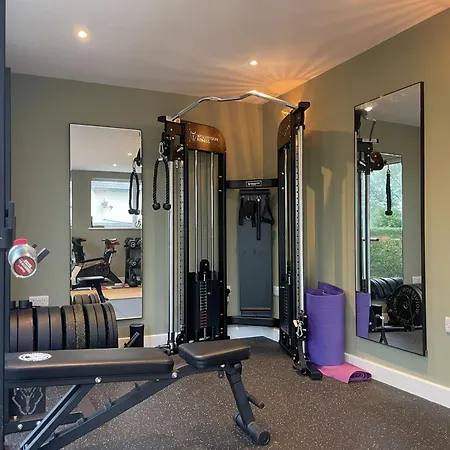 Dom wakacyjny Sunnycroft - Hot Tub Hire Available, Fitness Centre, Free Parking *