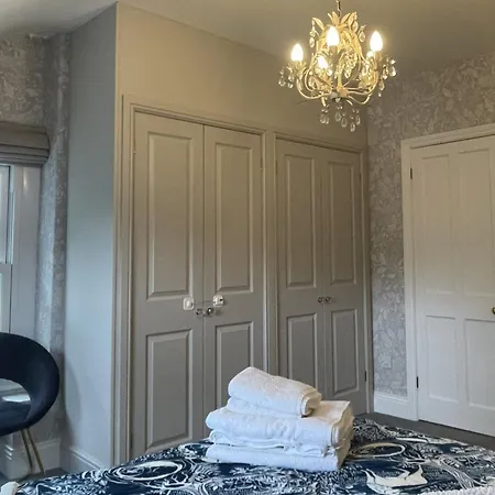 Sunnycroft - Hot Tub Hire Available, Fitness Centre, Free Parking Ferienhaus *