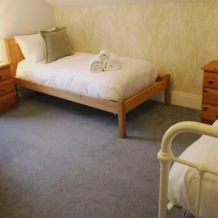 Sunnycroft - Hot Tub Hire Available, Fitness Centre, Free Parking